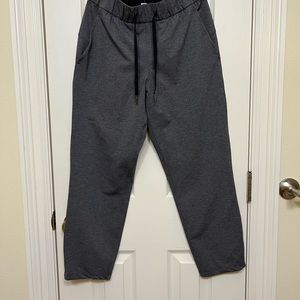 Lululemon size 6 pants